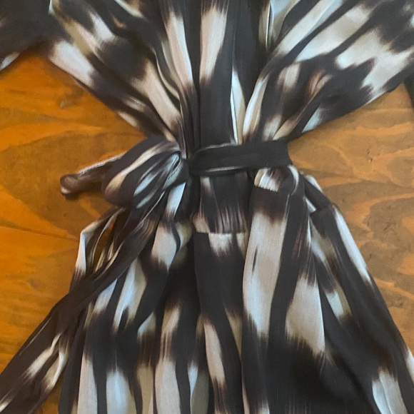 Bella Dahl Monochrome Long Sleeve Dress - Picture 3 of 7